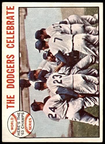 1964 Topps # 140 The Dodgers Celebrate - Резултати от световните серии Лос Анджелис / Ню Йорк Доджърс / Янкис (Бейзболна картичка) VG / БИВШ Доджърс / Янкис